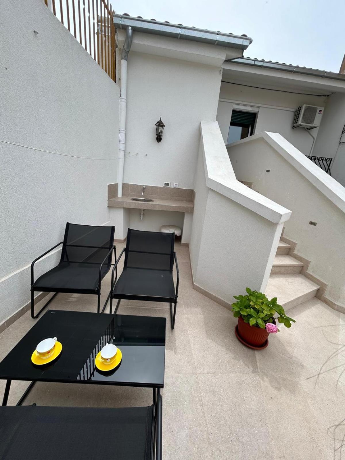 Duje & Roko Apartments Šibenik Екстериор снимка